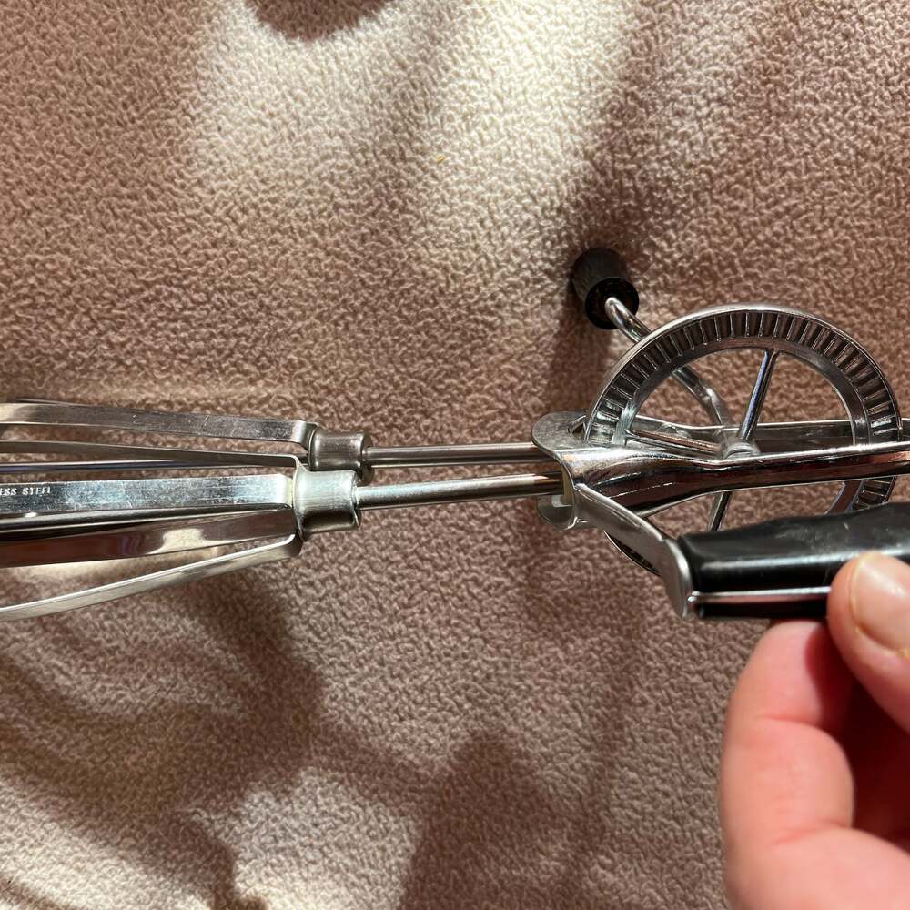 Vintage EKCO BEST EGG BEATER USA BLACK HANDLE STAINLESS BEATERS